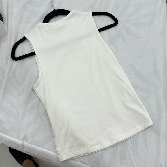 Tahari Modern Essentials White Ribbed Tank - Picture 1 of 3